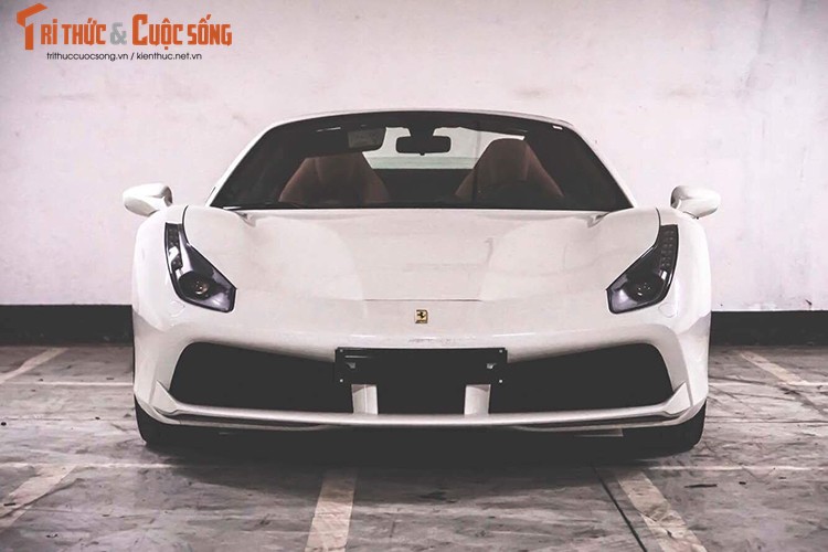 Can canh Ferrari 488 mui tran chuc ty tai Viet Nam-Hinh-4